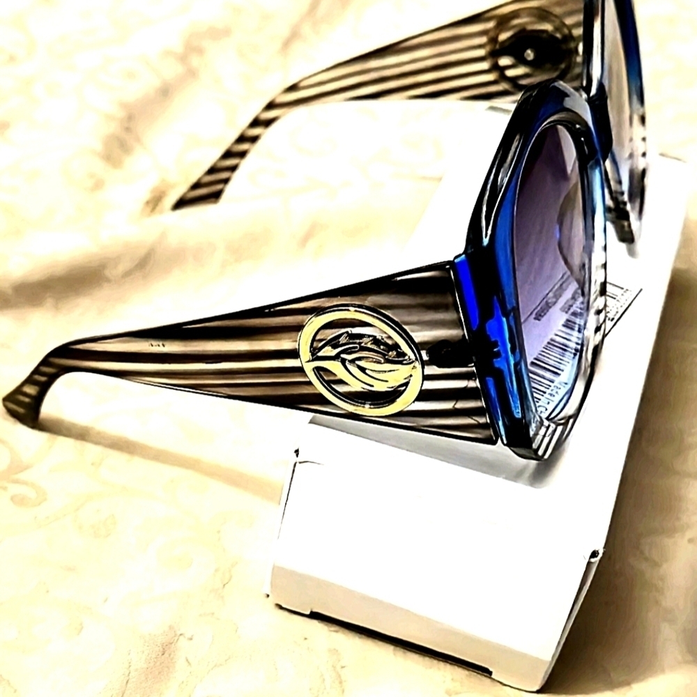 Large Eye Covering Thick Designer Sunglasses - Geometric Shaped Frame - Picture 2 of 4